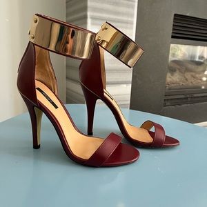 Brand new never worn burgundy heels from forever 21 size 7.